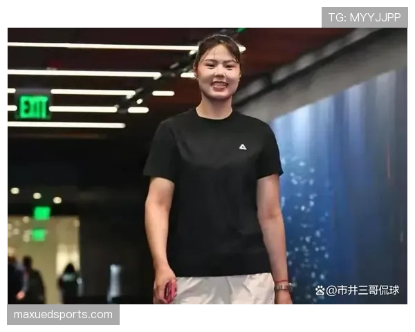 要是李月汝去拍综艺，热搜第一句肯定是：她家也太不像运动员了吧